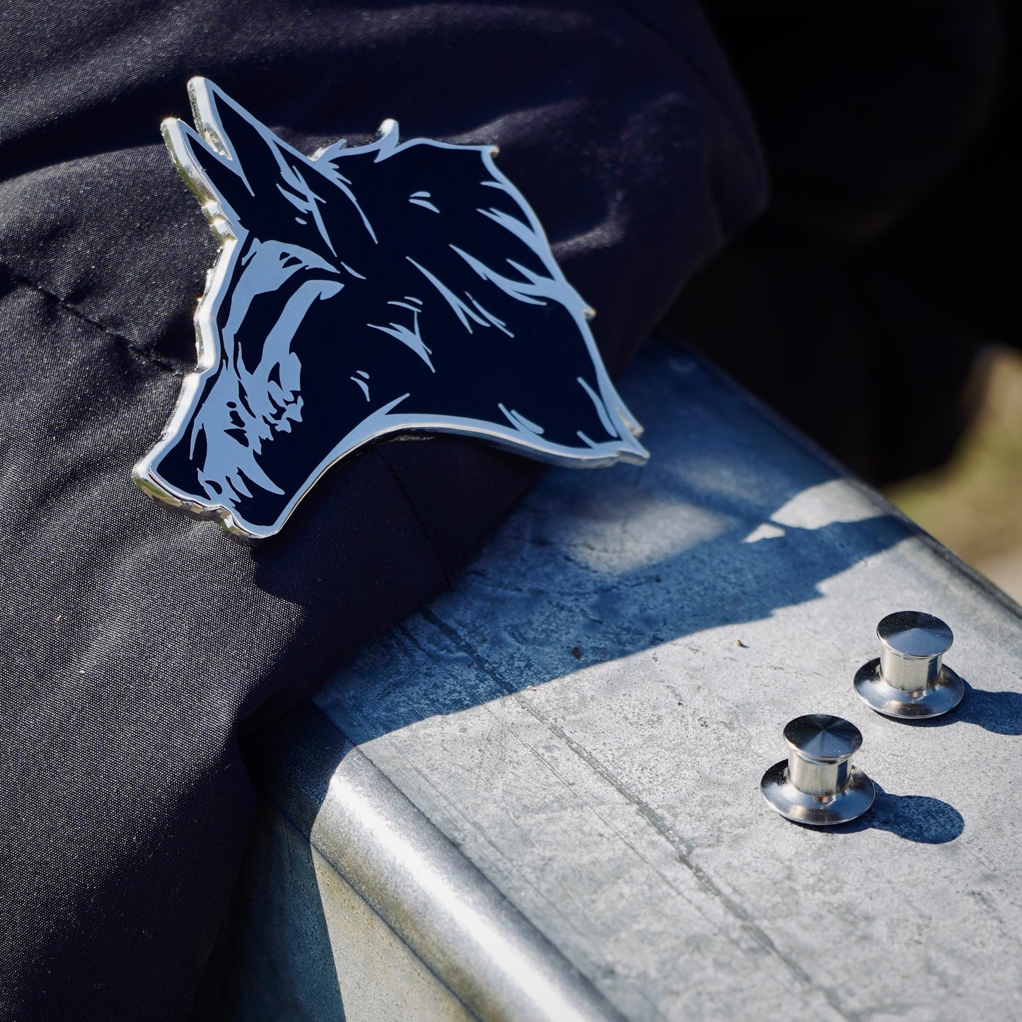 Wolf Skull Silver plating hard enamel pin.