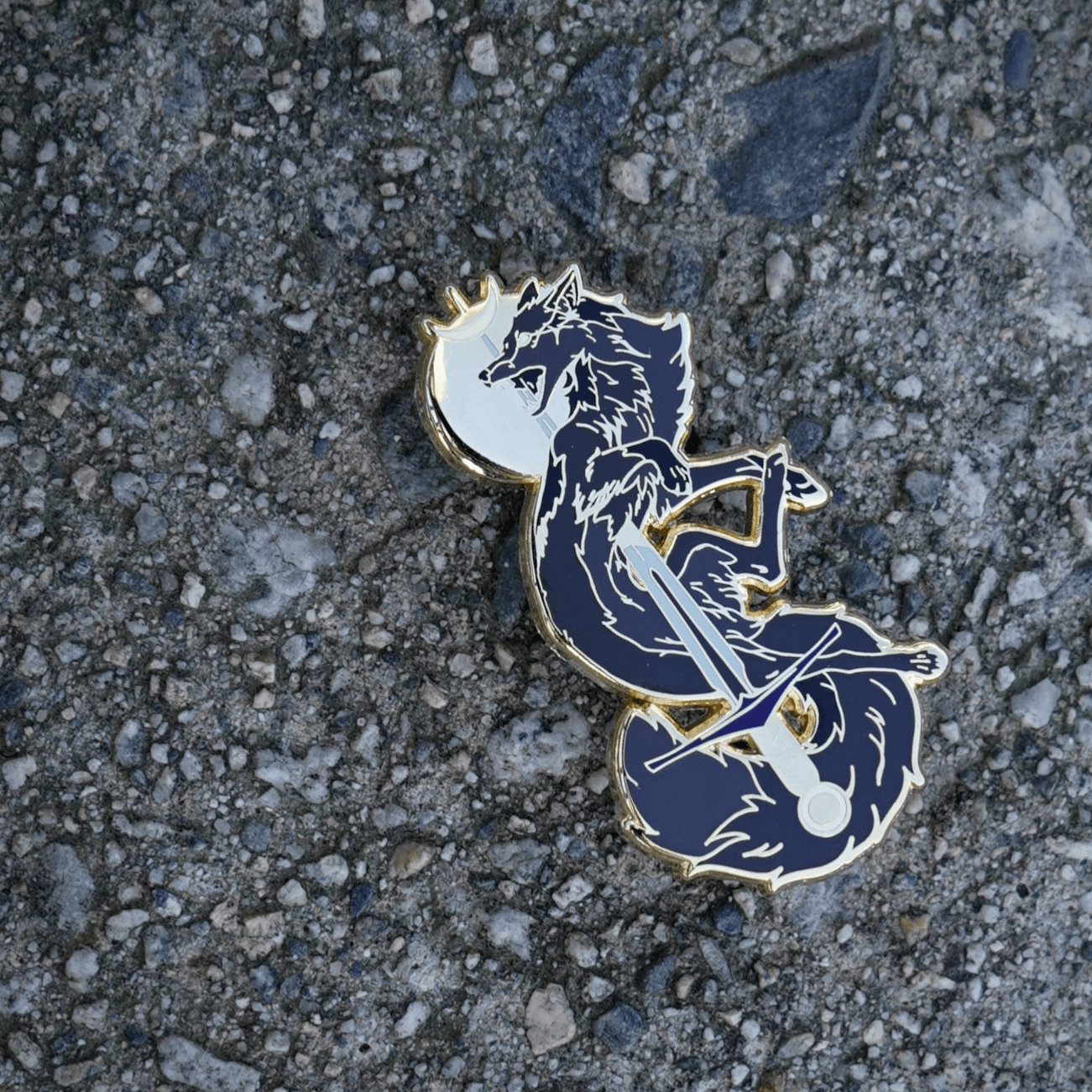 Black Fox Gold Plating - Hard Enamel Pin - KIRIN KONCEPT - lapel pin